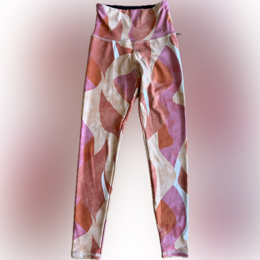 Strut-This NWT Abstract Leggings